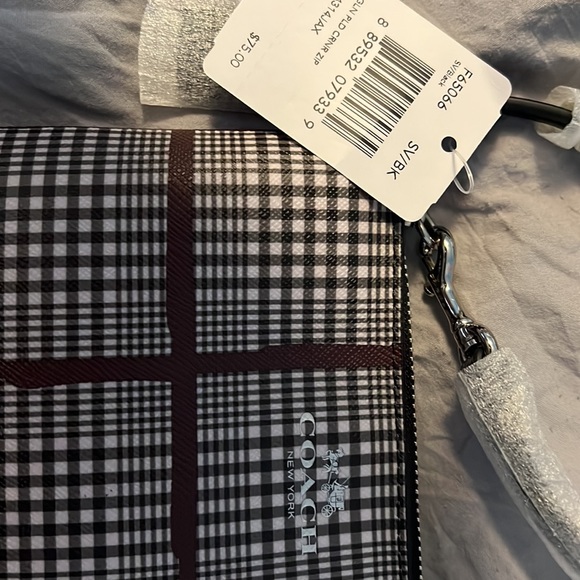 Coach Wristlet Plaid new with tags - Picture 2 of 3